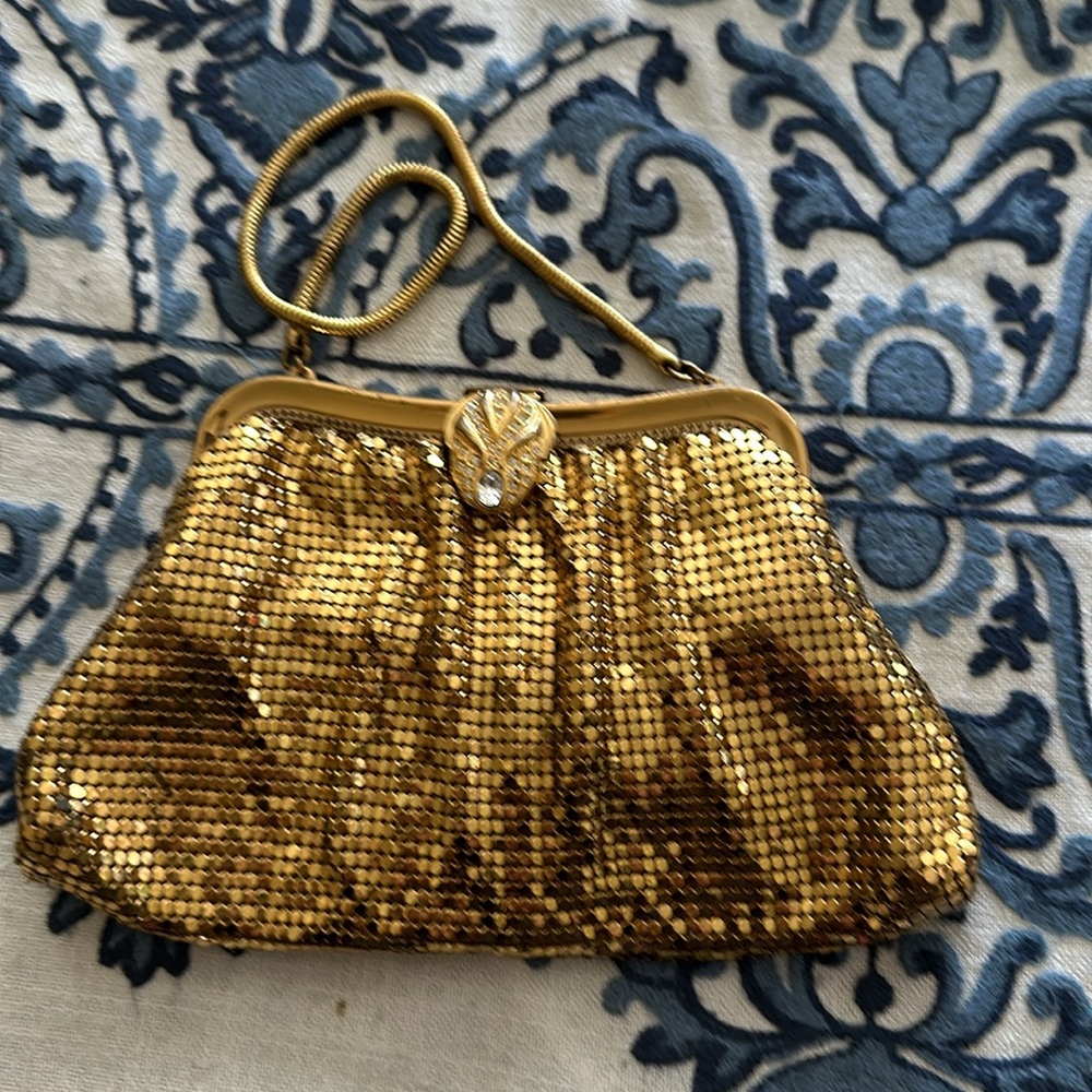 Whiting & Davis gold chain Maile evening bag clasp is ornate vintage beautiful - Picture 2 of 12